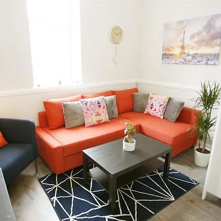 Short Let Direct - Amiens Street D1 Apartment *