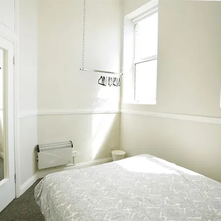 Short Let Direct - Amiens Street D1 Apartment