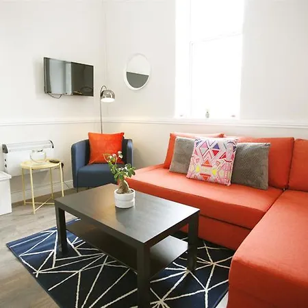 Short Let Direct - Amiens Street D1 Apartment *