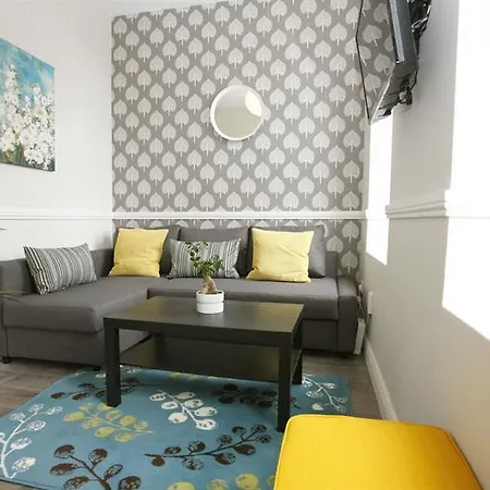 Short Let Direct - Amiens Street D1