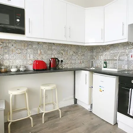 Short Let Direct - Amiens Street D1